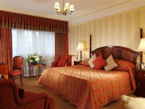 big goring hotel london 43 300x225 Как забронировать гостиницу в Лондоне